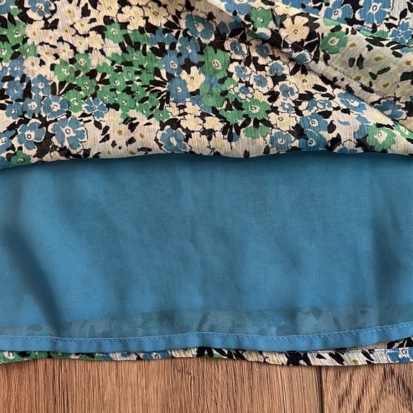 Loft XS Blue Floral Blouse - Picture 4 of 8